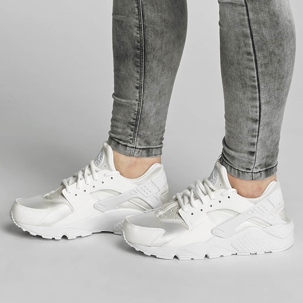 white and silver metallic nike air huarache